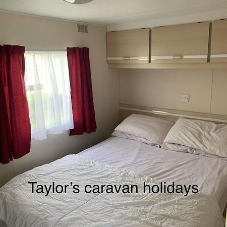 Taylor'S Caravan Holiday'S 9 Berth Villa Ingoldmells Exteriör bild